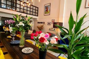 Beautiful 5 Story Family House