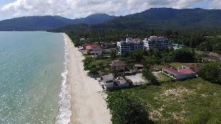 Beautiful ocean-front, 1-bedroom condo