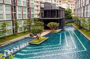Beautiful top floor studio in the heart of Phuket