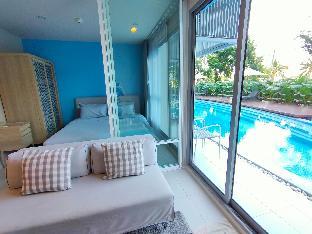 BLU 1 Bed Pool Access