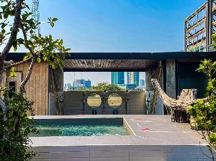 Blu Cabin Ari Stylish Gay Poshtel