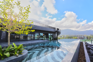 Blu Monkey Hub &amp; Hotel Bangtao