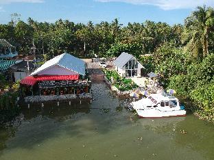 Boathouse marina restaurant and homestay