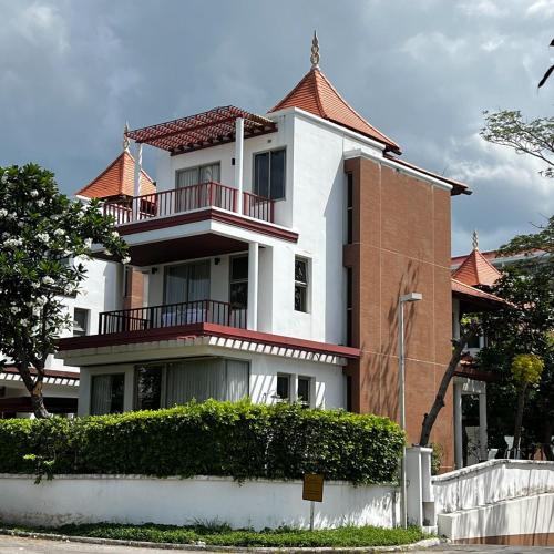 Boathouse Villa Hua Hin - Large Pool - Seafront