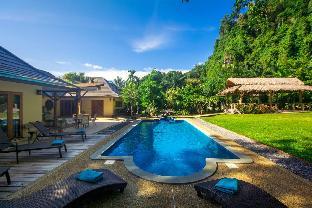 Boutique 4 Bed Pool/Jacuzzi Villa-FREE CAR HIRE!