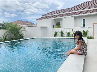 BRAND NEW Luxury villa in a quiet neighborhood.