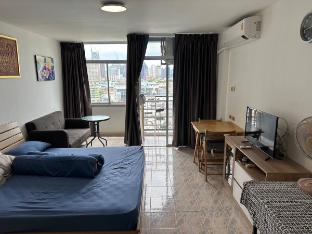 BTS skytrain Phra Khanong Happy Place 1br w office