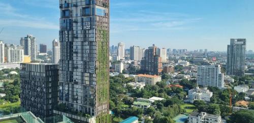 BTS Thonglor Luxury 35sqm Condo with Pool &amp; Sauna