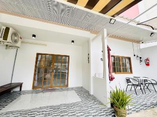 C3 Mama House Pool Villa
