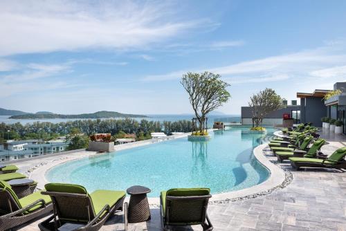 Calypso Garden by Villacarte