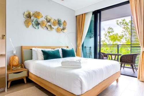 Cassia 2 BR Lake&amp;Road View apt by NLA