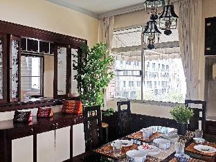 Center of Bangkok, Walk to Erawan, Modern Thai