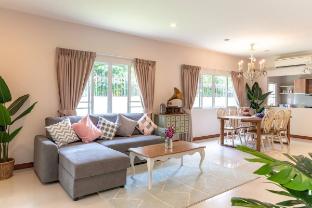 Central Bangkok 4 BDR Villa Near Nana