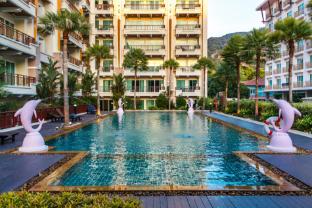 Central Patong apartment, close to everything!