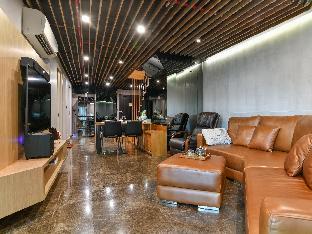 Centrally located 3 BDR Duplex w train access