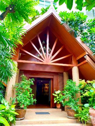 Chada Thai House