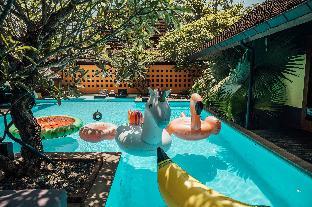 Chandra Residence, luxury, warmth and playfulness!