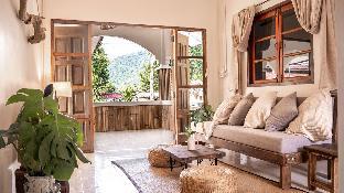 Charming 2BR Island Home