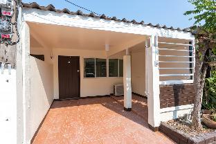 Charming studio townhouse 44 near Airport&amp;Old town