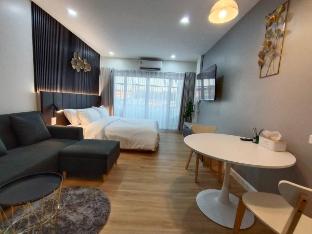 Charoen Condominium, Room 430