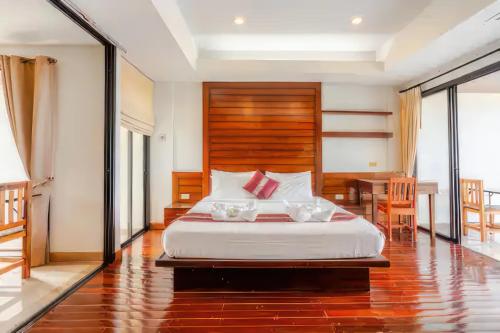 Chaweng Lake View Condotel