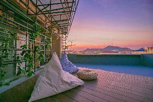Chedi View Hostel &amp; Rooftop Bar
