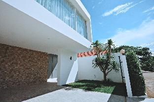 Chiang Mai Youkr White Pool Villa