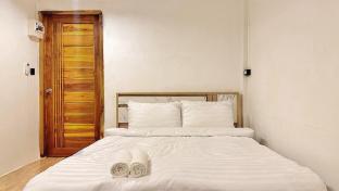 Chubby 5 room4 near Mrt and 7-11