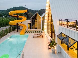 City Centre Entertainment 8BR Pool Villa (24 pax)