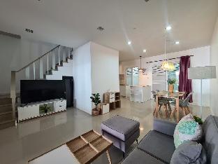 CITY HOME 5Min to Old Town, Airport Plaza.