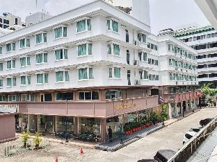 City Plaza Nana Hotel