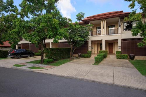 Comfort house with pool in the garden - Laguna 138