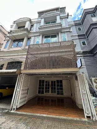 comfy crib hostel 2