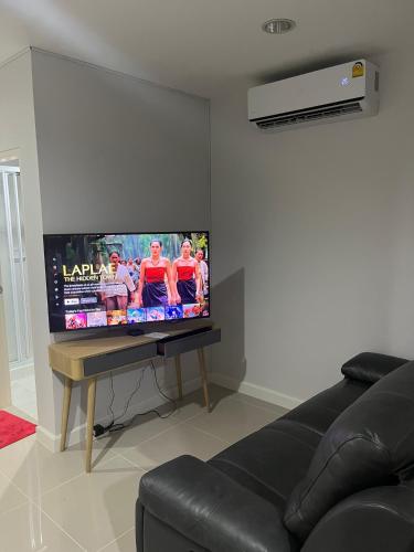Condo beside BTS &amp; True Park