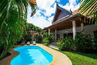 Convenient and Unique Family Villa with Pool