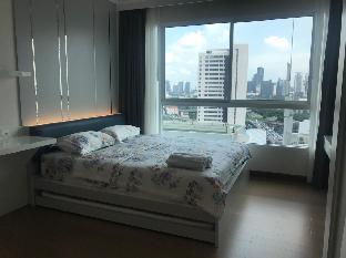 Convenient place to Access Siam,  Victory Monument