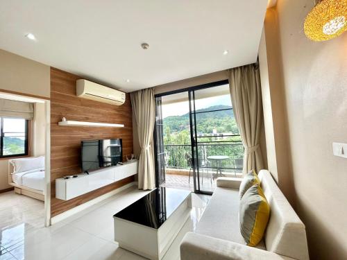 Cozy 2 bedrooms walk to beach