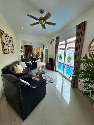 Cozy 3 Bedrooms Pool Villa near Nai Harn Beach