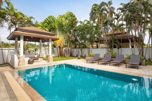 Cozy 3BR Villa White Cove with Private Pool