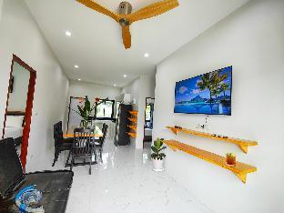 Cozy Pool House 3 min to beach