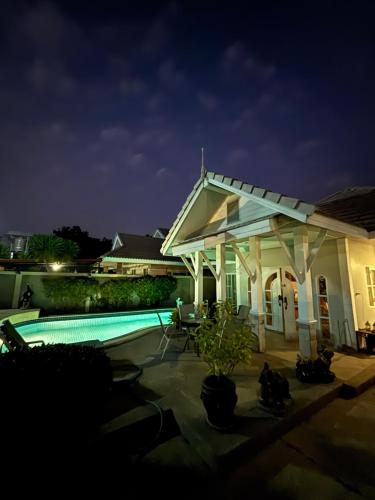 Cozy pool villa Cha Am