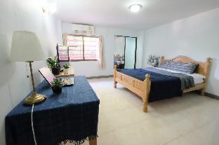 Cozy room near Old City and Nimman Rd. (306)