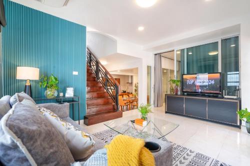 Cozystay Center of Patong near Bangla Road