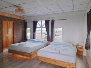 Crociere cafe&amp;hostel, Samed View