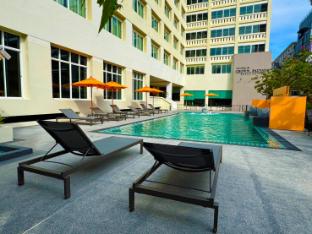 Crown Pattaya Beach Hotel