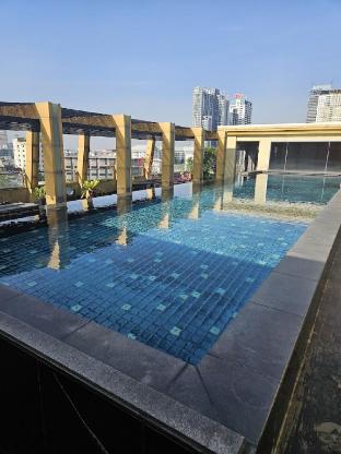 Dancenter Bangkok Bella B Suites Hotel