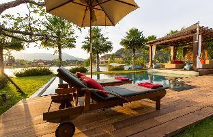 Dasiri Lakefront Villa Premium Hua Hin in Kao