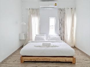 De&#039;white Hotel