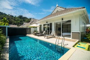 Deluxe pool villa at Kamala Garden View