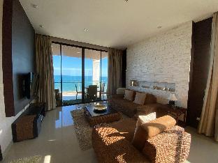 Deluxe Sea View Condo with balcony, Private beach